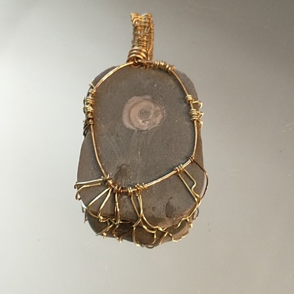 NWT 🇨🇦 Handcrafted in Canada Tree of life stone pendant - Picture 2 of 2